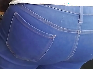 Chubby booty ebony in the matter of jeans