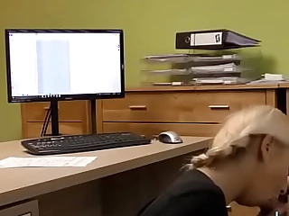 Luscious bombshell gets drilled good