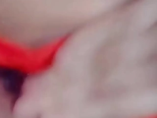 Putita masturbandose en tanga roja YASMIN HERNANDEZ