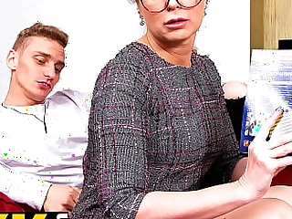 TUTOR4K. Horny boy interrupts physics lesson increased by fucks hot grown up bus