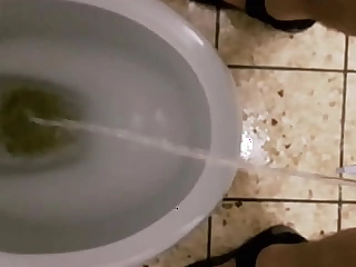 Toilet peeing