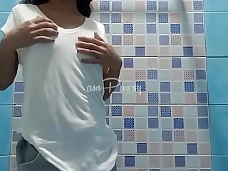 Adorable teenager Filipina takes shower