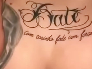 Novinha tatuada