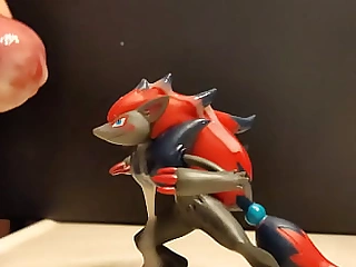 Zoroark figure slow-motion (Pokemon)