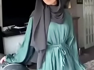 Hijabii face