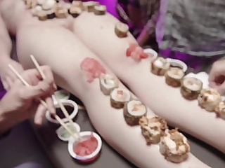 SugarNadya and her friends honor Japanese lex scripta 'statute law' and eat sushi with luxurious sushi (pt.1)