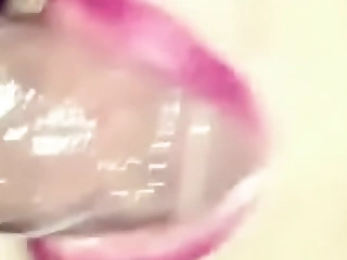 Mature blowjob with condom on but doesn't as though that I jizz on her