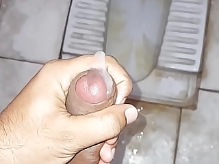 Desi Indian stud Celebrating  100th video fro a cumshot coupled with hook-up moaning.