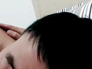 直播间里的瘦大叔操人不怠