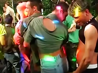 Womanish sluts absorb off one another