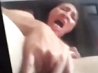 Mummy latina se masturba por web cam