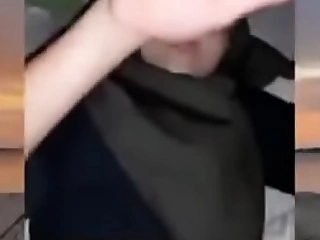 Jilbab hitam