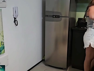 Brother-in-law sneaks give early for a seductive r“le with impatient sister-in-law, igniting forbidden milf passions.