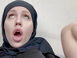 Crazy muslim babe gonna cum