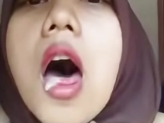 jilbab mainan pejuh dan ditelan versi Full porn flick  xxx AJacT2