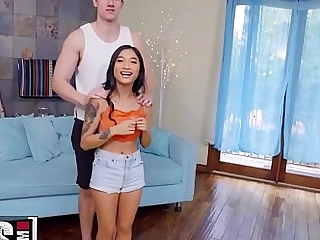 Amateur spinner asian (Avery Black) takes big hard-on - MOFOS