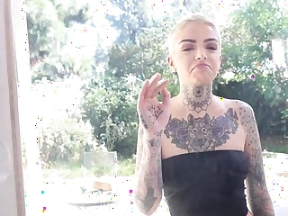 Short-haired vixen give lots be worthwhile for tattoos fucks her girlfriend