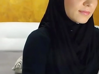 Arab hijab floozy band  coupled with xxx  vilify on cam